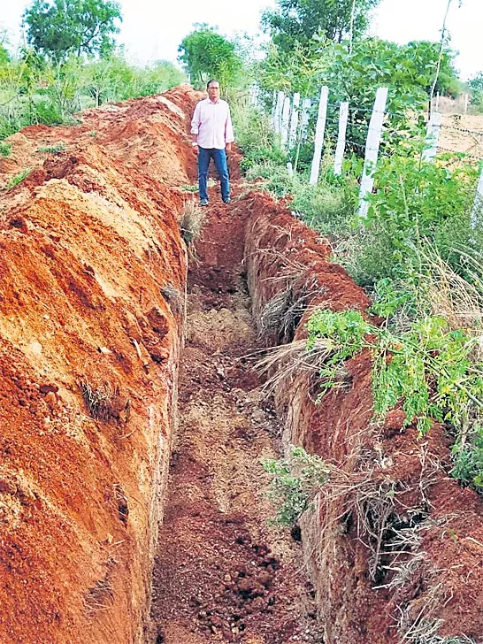 Continuous water supply of trenches - Sakshi