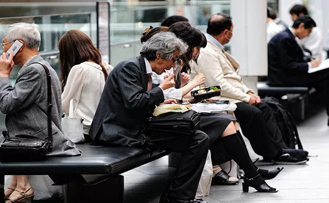 Officials Punished Japan Worker To Take Lunch Break 3 Minutes Early - Sakshi