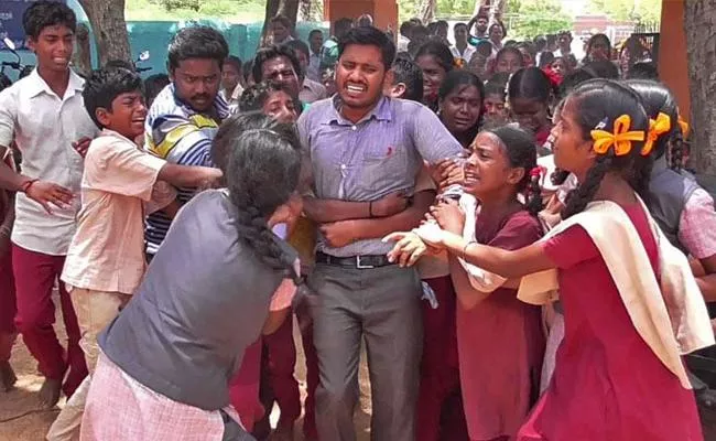 Cinema Directors Meet Teacher Bhagavan For Hes Biopic In Tamil Nadu - Sakshi