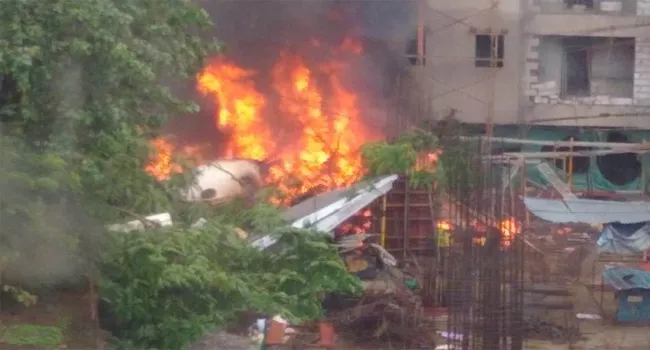 Charted Plane Crashed In Mumbai - Sakshi