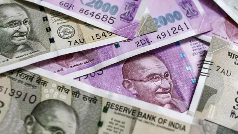 Rupee Recovers From All-Time Low In Early Trade - Sakshi