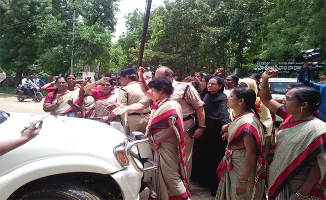 Womens Blocked Sub Collector Vehicle - Sakshi