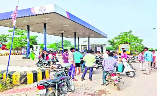 Scams In Petrol Bunks - Sakshi