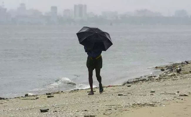 Heavy to very heavy rainfall expected in 16 states in next 2 days - Sakshi