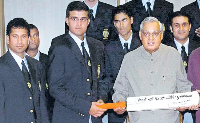 Atal Bihari Vajpayee, a cricket bat and India's historic 2004 tour of Pakistan - Sakshi