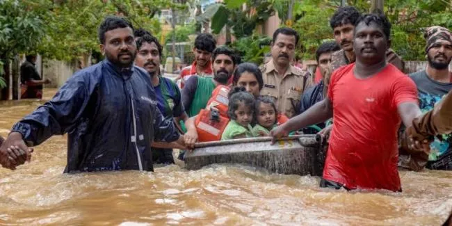 Kerala Floods 2018 Red Signal To UAE Donation - Sakshi