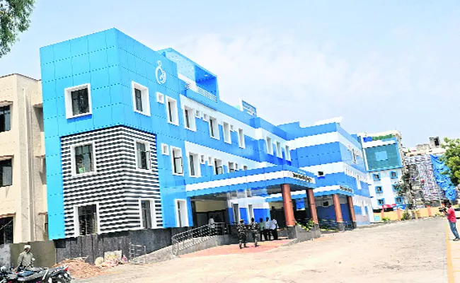 Karimnagar Government Hospital To Get A Facelift Karimnagar - Sakshi