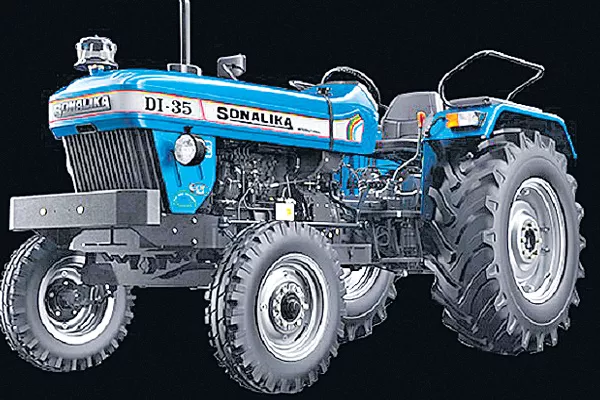 Mahindra and Mahindra reports 7% increase in tractor sales - Sakshi
