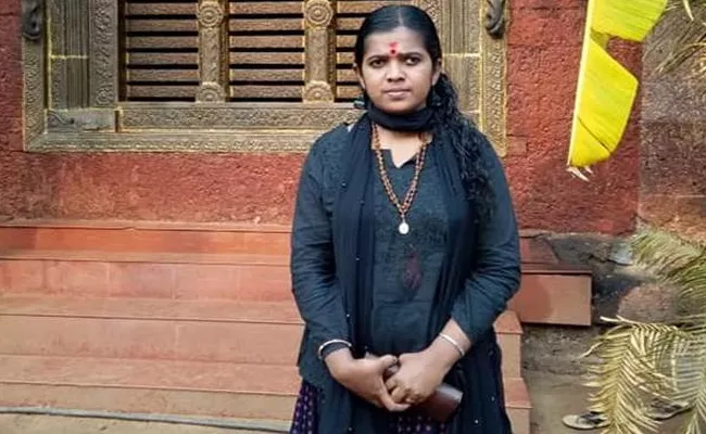 Kerala Teacher Posts On Facebook She Will Enter Sabarimala Ayyappa Shrine - Sakshi