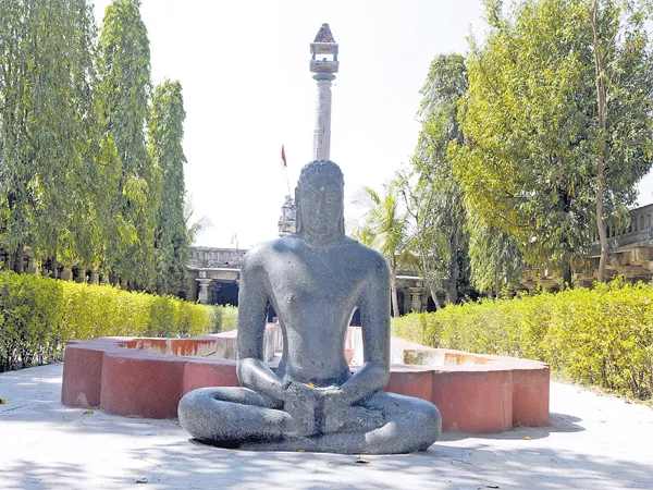 Kolanupaka museum is a testimony to the history - Sakshi