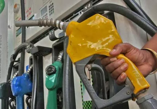 Petrol, diesel rates on the rise again - Sakshi