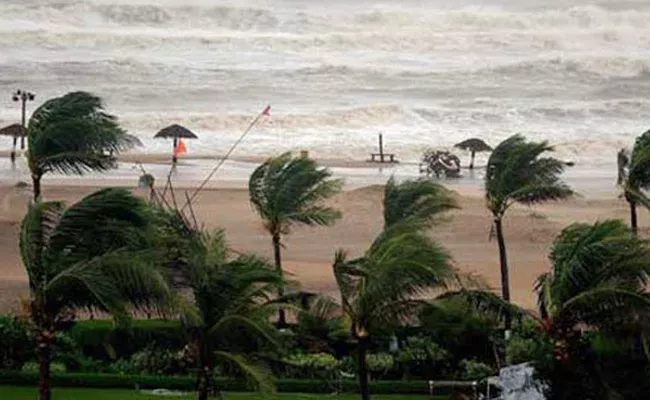 Visakhapatnam Weather News Cyclone Warning - Sakshi