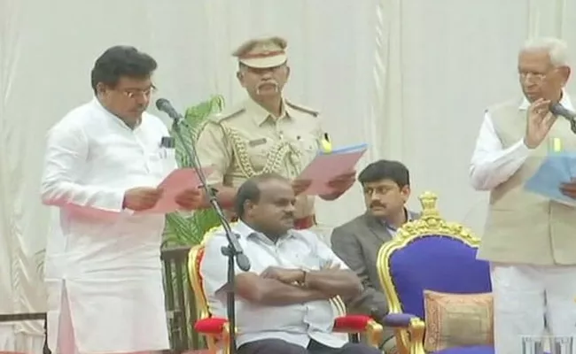 Kumaraswamy Expands Karnataka Cabinet - Sakshi