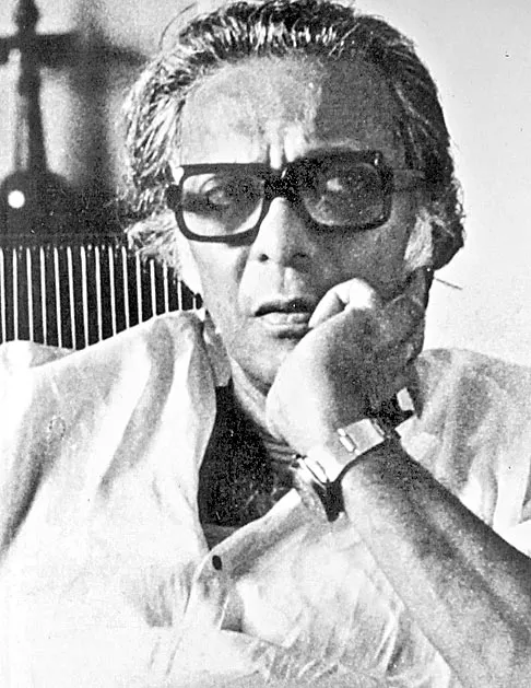 Bengali filmmaker Mrinal Sen dies at 95 - Sakshi