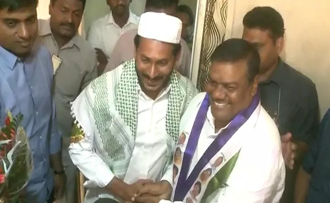 TDP Hindupur EX MLA Abdul Ghani Joins YSRCP - Sakshi