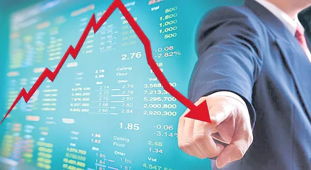Sensex down 106 points, Nifty ends at 10821, banking stocks weigh - Sakshi