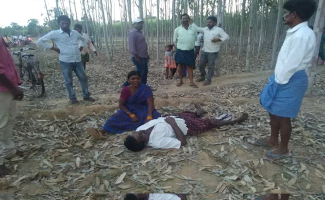 Person Dead While He Escaping From Police Fron Hen Fighting Centers In Khammam - Sakshi