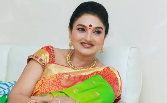Ramya Sri Slams Chandrababu naidu in Visakhapatnam - Sakshi