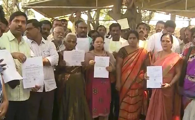 Keshava Reddy Victims Fires On TDP Government - Sakshi