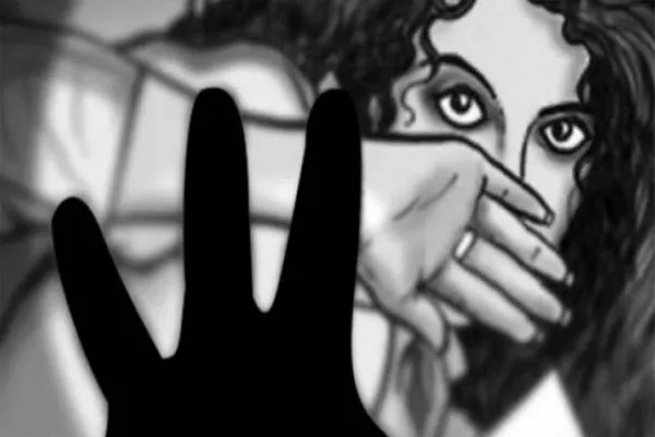 Molestation Attack On Tenth Class Girl Student - Sakshi