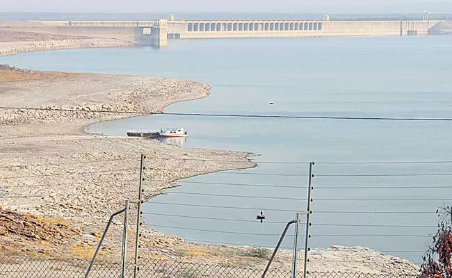 Nagarjuna Sagar Water Level Near To Death Storage - Sakshi