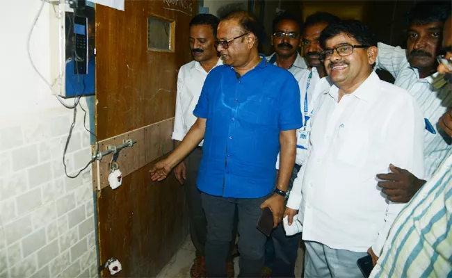 Political Leaders Visit Strong Rooms in Visakhapatnam - Sakshi