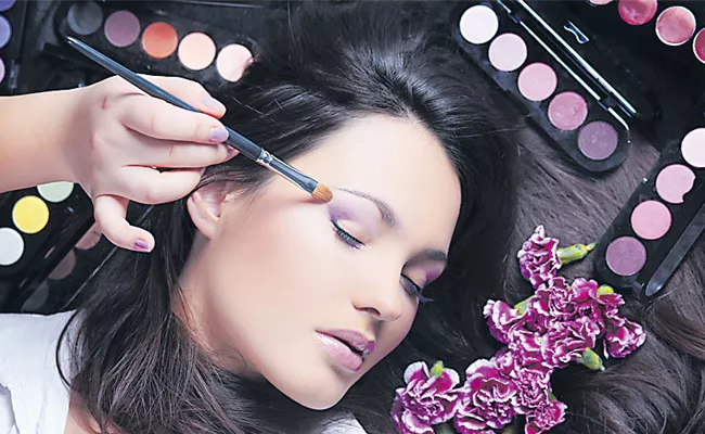 Makeup is a  dark color for lips - Sakshi