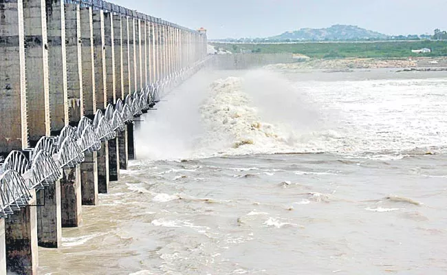 Karnataka Release Water From Almatti To Jurala To Help Telangana - Sakshi