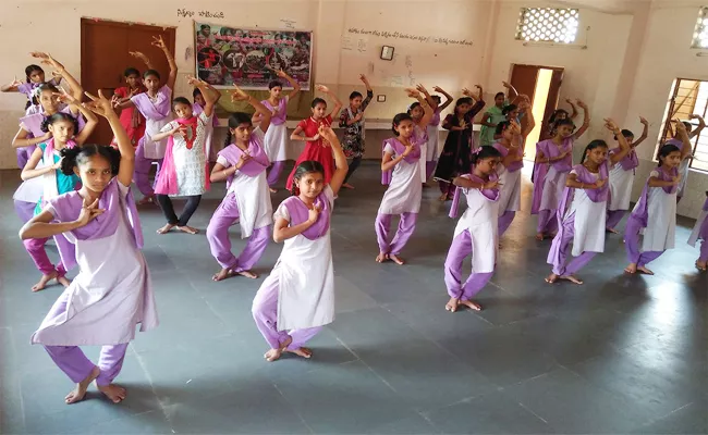 Cultural Activities in Kasturba Gandhi Girls School - Sakshi