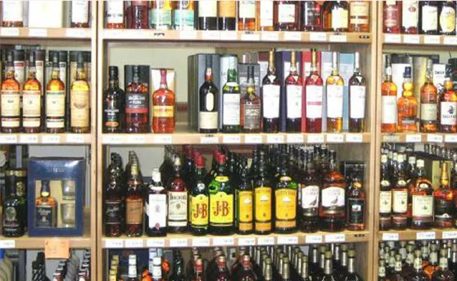 Liquor Sellers Not Renewed Their License In PSR Nellore - Sakshi