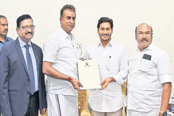 Tamil Nadu Ministers Meeting With AP CM YS Jagan - Sakshi
