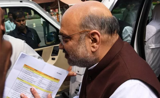 The Amit Shah Photo That Grabbed Attention After Article 370 Announcement - Sakshi