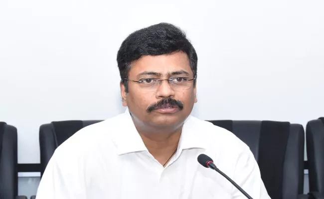 Warangal Commissioner Ravi Kiran Get Serious On Staff Negligence - Sakshi