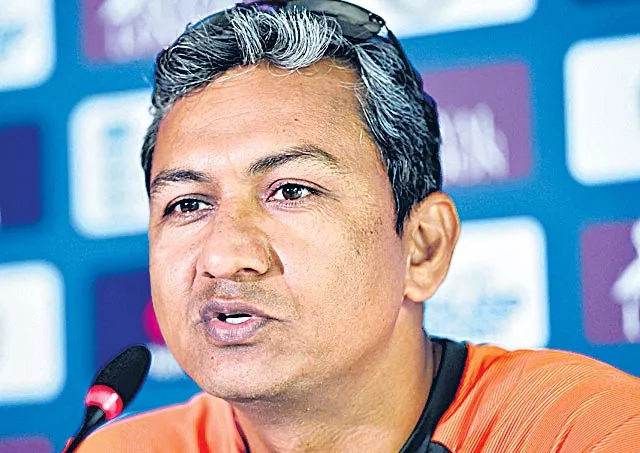 Sanjay Bangar could be grilled by BCCI following heated argument - Sakshi