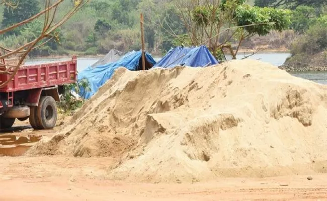 New Sand Policy Will Reduce Sand Mafia In Prakasam - Sakshi