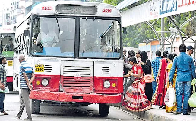 Officials Planning To Reduce Number Of City Buses In City Within Three Days - Sakshi