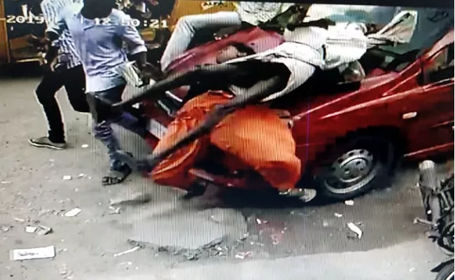 Car Accident In Palakonda - Sakshi
