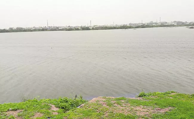 TS Govt Planning To Fill Minmaner Water In 4000 Ponds - Sakshi