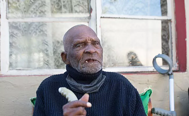 116 Years Old Man Expressed Sadness Having No Cigerratee on His Birthday  - Sakshi