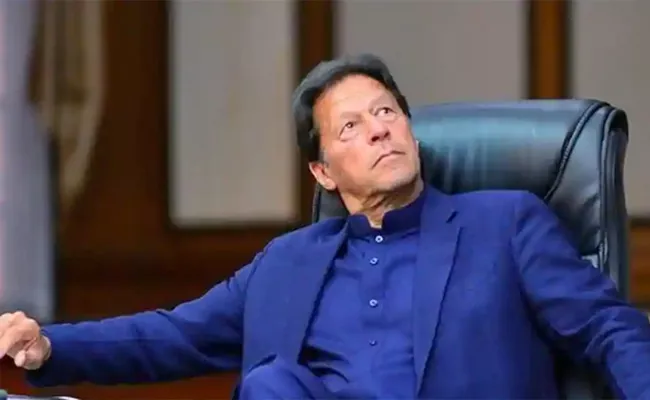 Pakistan Prime Minister Imran Khan Facing Multiple Challenges - Sakshi