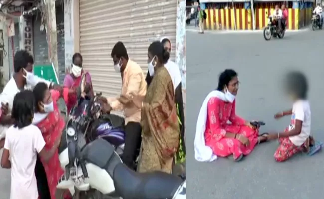 Married Woman Strike In Front Of Police Station - Sakshi