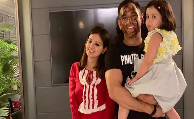 Ms Dhoni Wife Sakshi Dhoni Wrote A Beautiful Message For His Birtday 