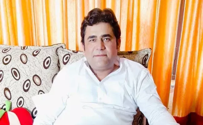 Shahzeb Rizvi Announces Bounty Of Rs 51 Lakh On Naveen Head - Sakshi