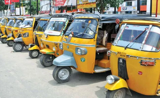 Auto Drivers Protest Against Private Financiers In Hyderabad - Sakshi