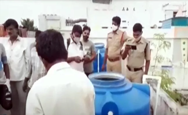 Deceased Body Found In Water Tank At Nandyal - Sakshi
