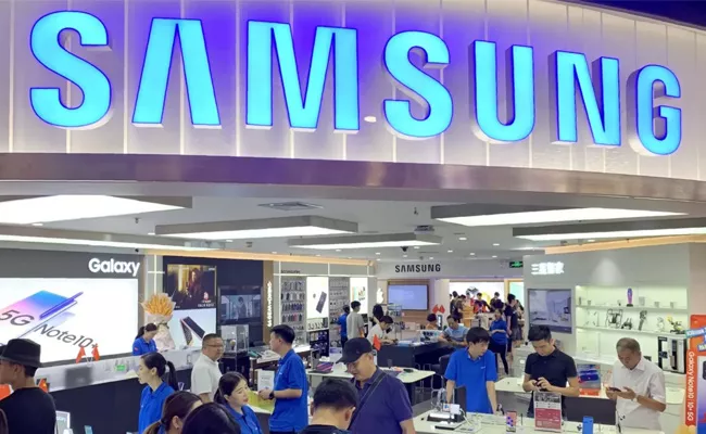 Samsung to invest rs 5,000 crores additionally at Noida - Sakshi