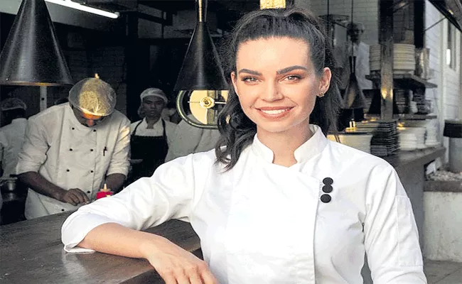 Model To Master Chef Sarah Todd - Sakshi