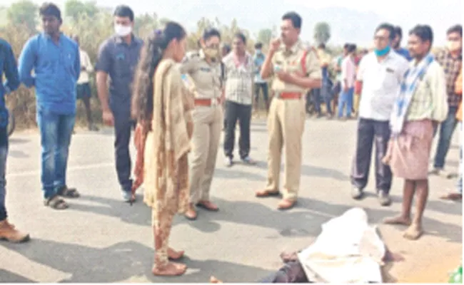 Crime News: Wife Boyfriend Assassinate Husband In Odisha - Sakshi