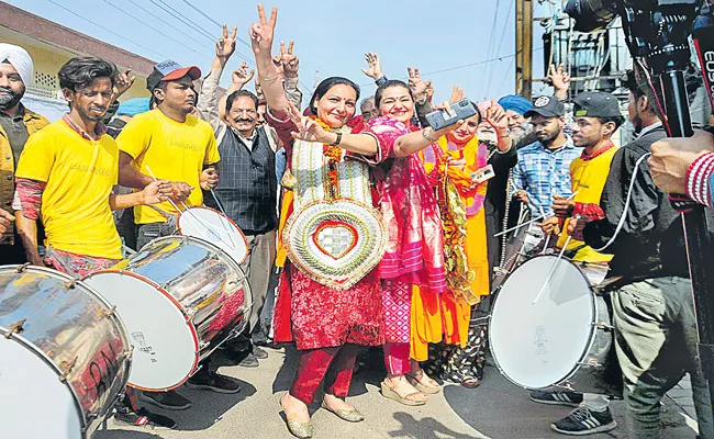 Congress Party Sweeps Punjab Municipal Polls - Sakshi