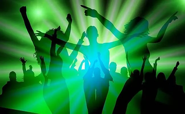 Rave Party Busted In Sansthan Narayanapur, Arrested 90 Persons - Sakshi